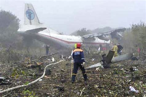 Cinco muertos y tres heridos en un accidente de avión en Ucrania