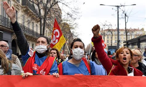 Greve contra a reforma previdenciária de Macron paralisa transporte