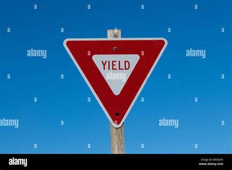 Yield sign hi-res stock photography and images - Alamy 
