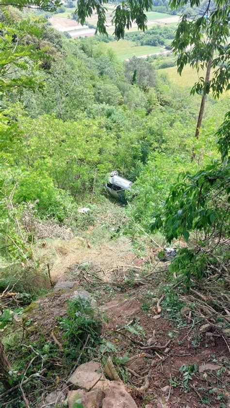 Ardèche La voiture dévale une pente sur 25 mètres la conductrice