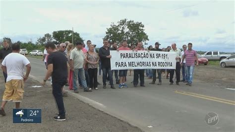 Moradores fecham rodovia de Charqueada em protesto contra buracos e más