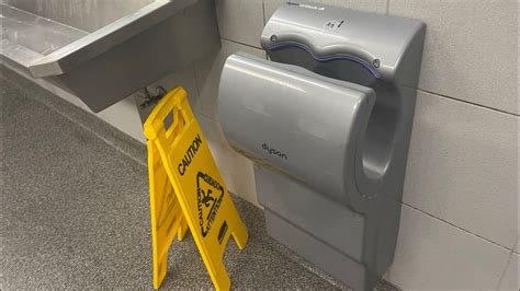 A Dyson Airblade Db At Costco In Lutz Florida Youtube