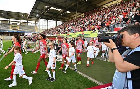 Freiburg Frauenfußball Bundesliga Begeisternder Saisonauftakt