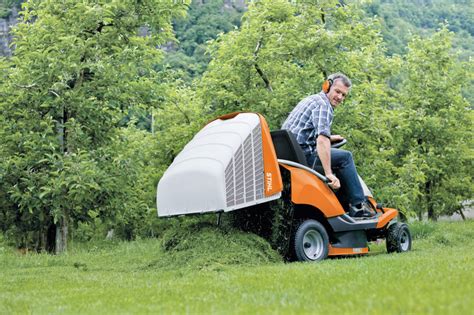 STIHL RT 4082 Petrol Ride On Lawn Mower Linstead Farm Garden