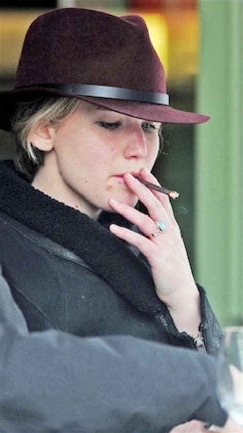 Pin On Women Smoking More 120s