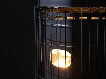 CORONA OUTFIELD特設ページ|NIGHT BLACK EDITION|対流形石油ストーブ