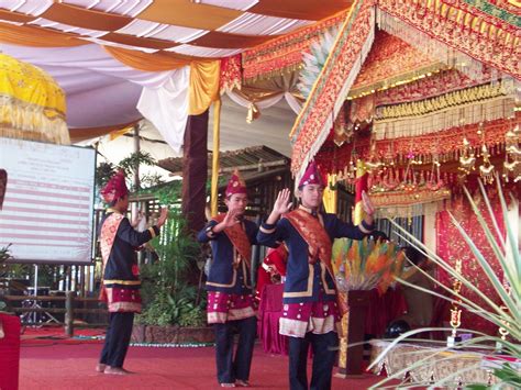 Tari Kejei Tarian Sakral Rejang Lebong Di Balik Sebuah Dunia