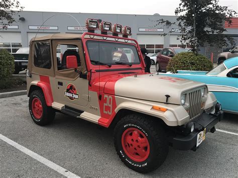 This Jurassic Park Jeep I Saw At A Local Auto Show R Autos