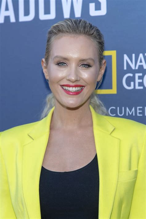 Nicky Whelan Image