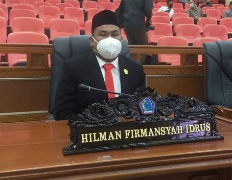 Hilman Idrus Tinjau Kembali Kinerja Direksi Pd Pasar Manado Berita