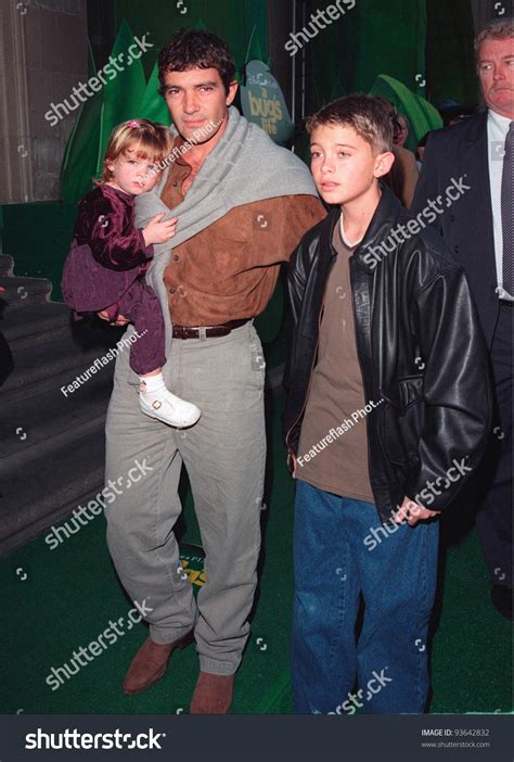 14nov98: Actor Antonio Banderas & Children At The World Premiere Of ...