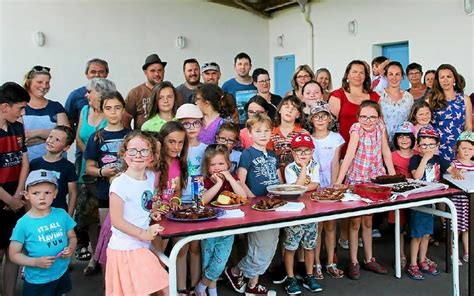 École Yves Lazennec Une fin dannée très festive Le Télégramme