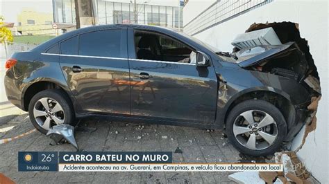 Carro Batido Em Muro De Empresa Encontrado Sem Motorista E