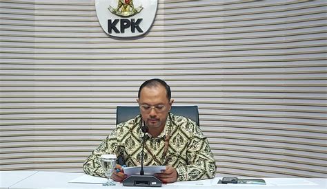 KPK Geledah Kantor Menteri ESDM Sita Sejumlah Dokumen Dan Barang Bukti