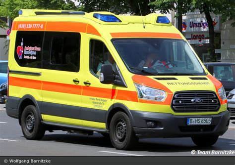 Einsatzfahrzeug Krankentransport Ambulanz Team Havel Spree Ktw B Hs