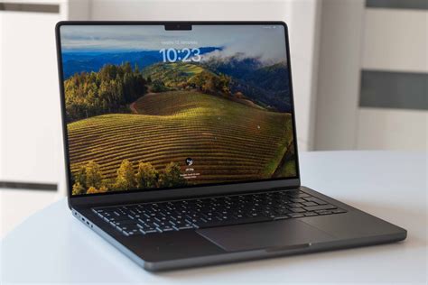 El MacBook Pro de 2026 estrenará pantalla OLED, chip M6 y un diseño más