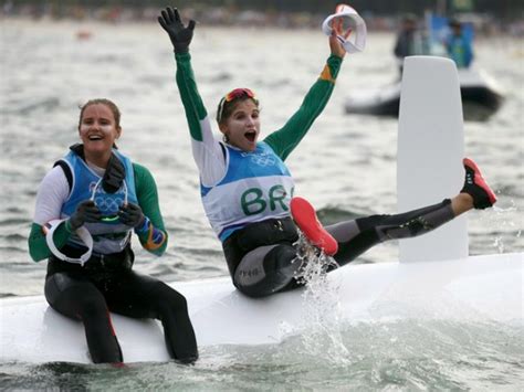 Vela Ganha Ouro Martine Grael E Kahena Kunze JORNAL BEIRA RIO