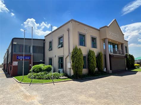 2 000 m² Warehouse in Meadowdale To Let