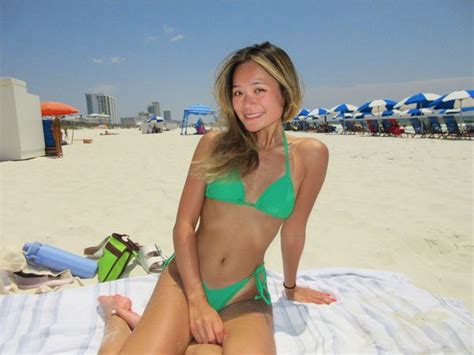 Hot Sexy Nina Nguyen Bikini Pics