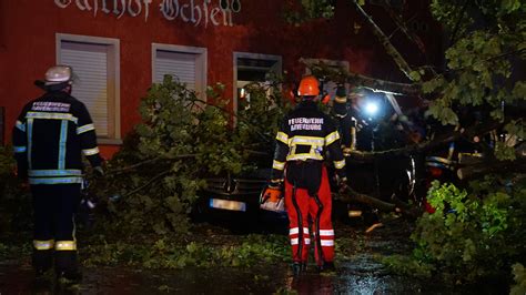 Mehrere Verletzte Erste Unwetter Bilanz Der Allg Uer Polizei Weit