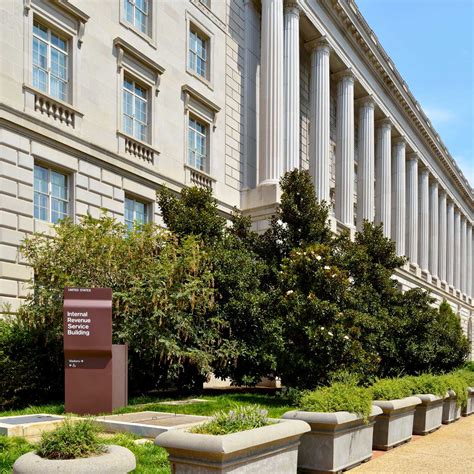 IRS Announces Voluntary Disclosure Program With Employee Retention