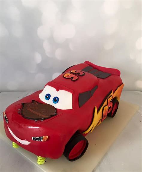 car cake,lightning mcqueen cake | Lightning mcqueen cake, Car cake ...