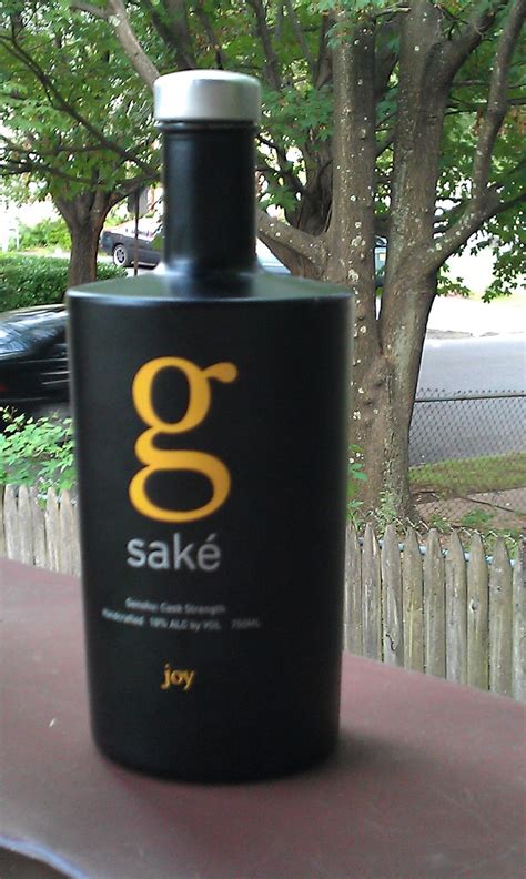 dipping  toes  sake   momokawa serge  concierge