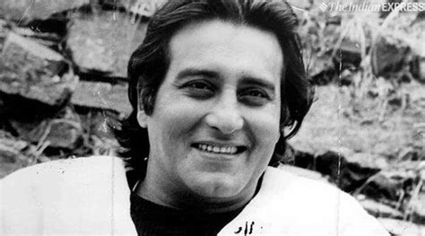 Vinod Khanna Birth Anniversary From Gaining Fame As A Villain To