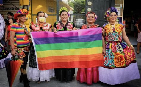 Discriminan A Las Muxes En La Vela Grande De Juchit N Oaxaca Lado Mx