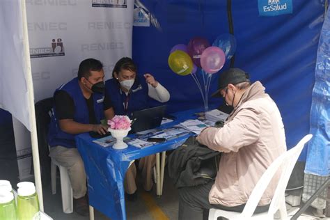 RENIEC PERÚ on Twitter En la feria de salud que organizó EsSaludPeru