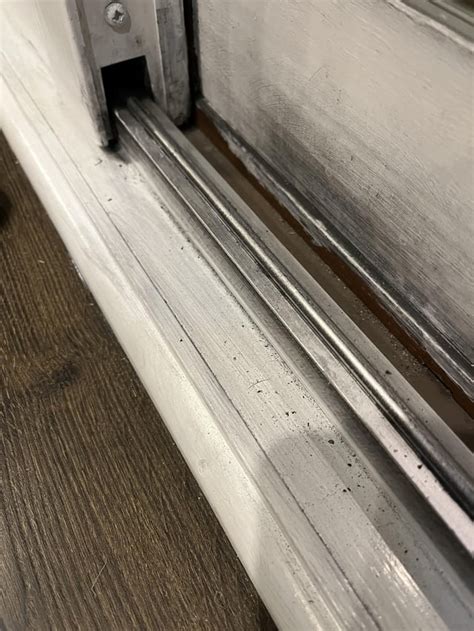 Maintaining Sliding Door Track : r/Renovations