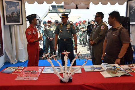 Tentara Nasional Indonesia Fair 2023: Panglima TNI Kunjungi Stand TNI ...