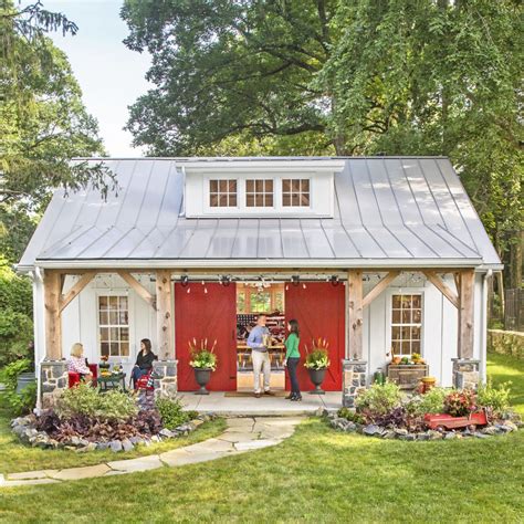 Every Country Girl Will Fall Over When She Sees the Inside of This Barn