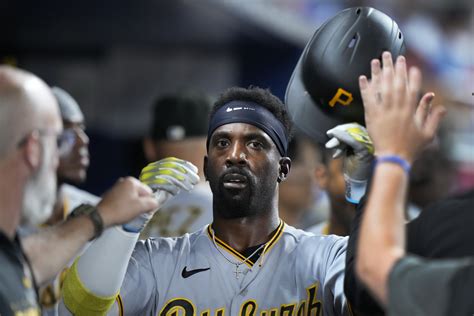 Andrew McCutchen Prop Bets Vs Brewers 8 6 2023