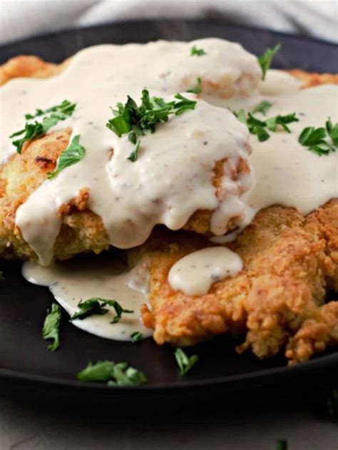 Country Fried Chicken with Southern Gravy • Zona Cooks