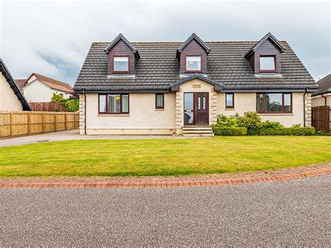 5 Bed Detached House For Sale In Woodside Farm Drive Inverness Iv2 £