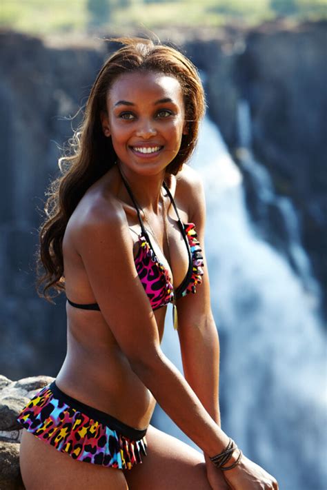 10 Hot Sexy Kirby Griffin Bikini Pics