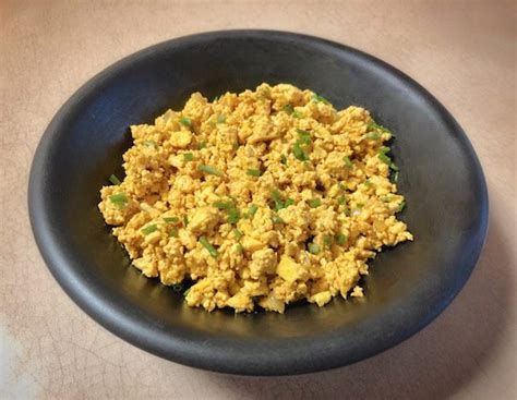 Scrambled Tofu “eggs” Keto Low Carb Vegan