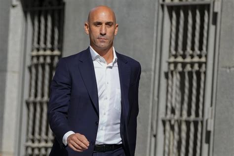 Rubiales pide archivar el caso y ataca a la Fiscalía La decisión de