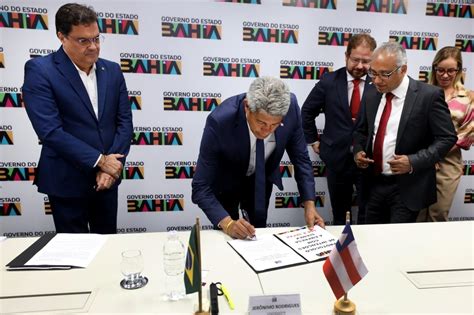 Governo Da Bahia Assina Protocolo Para Instala O De F Brica De Placas