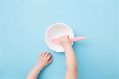 10 Food Play Ideas To Try With a Baby-Feeding Spoon