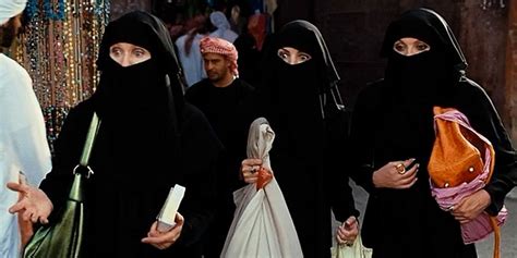 Sex And The City 10 Things That Haven T Aged Well