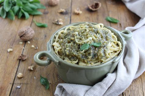 PASTA BASILICO E NOCI CON PECORINO Ricetta Pasta Alla Fornaia