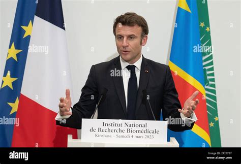 Le Pr Sident Fran Ais Emmanuel Macron Visite L Institut National De