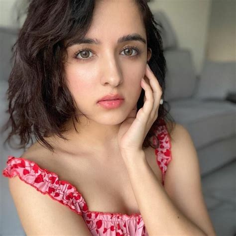 Shirley Setia Height Weight Age Body Statistics Indian Celebrities