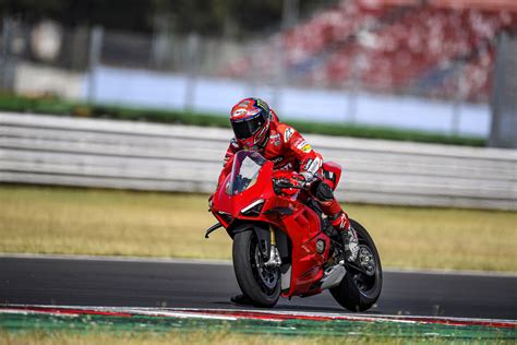 2022 Ducati Panigale V4 Gets More Power And Improvements In Aerodynamics And Ergonomics