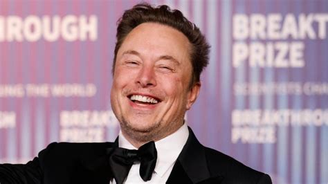 Por ley escolar Elon Musk trasladará sede de Space X y X de California