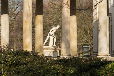 Foto De Stock Sculpture Of Gladiator By Franciszek Pinck Naked