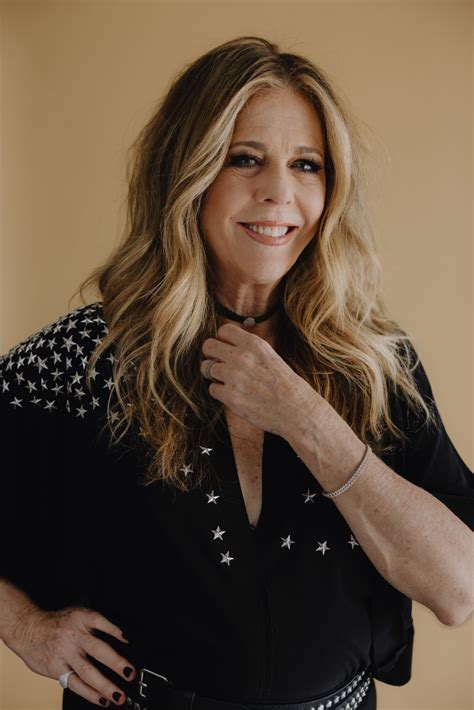 Rita Wilson sings of an otherworldly love in 'Man Called Otto' - Los