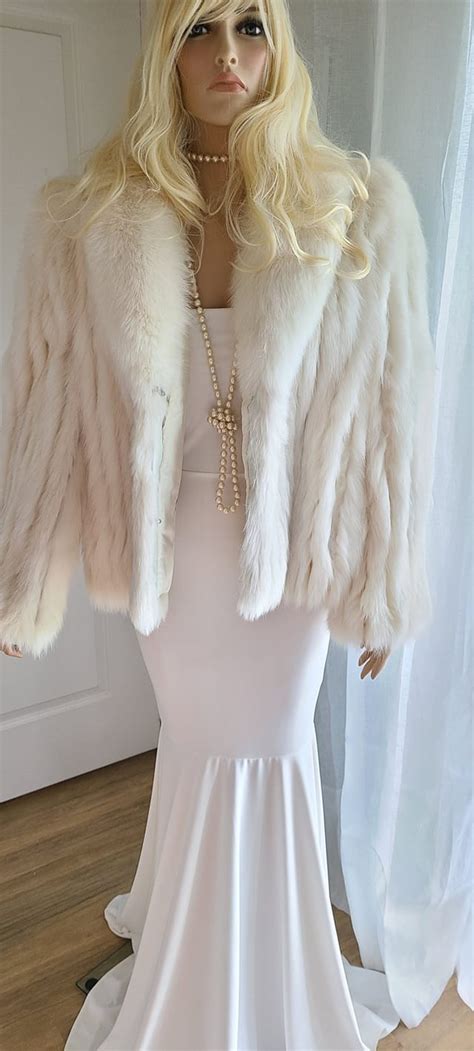 Luxury Vintage Fox Fur Saga Fox Fur Coat Arctic Fox Fur Jacket